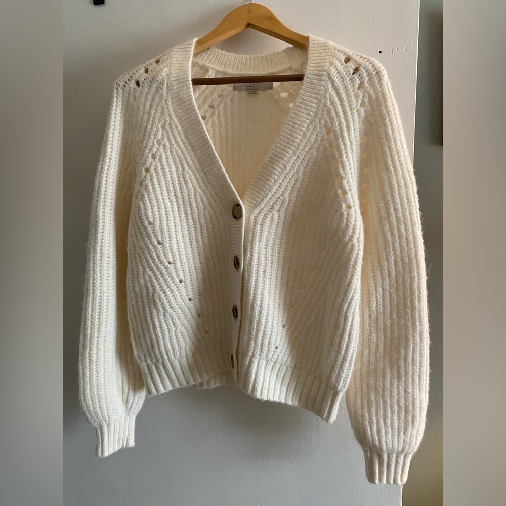LOFT medium cream cardigan 🤍
